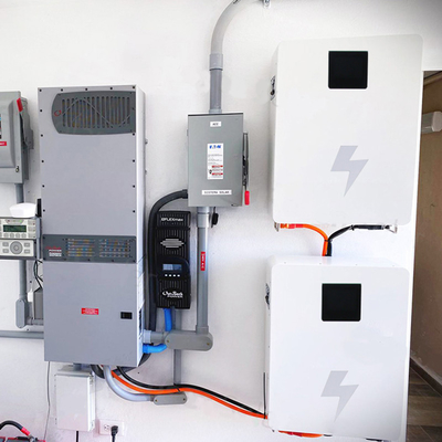 Hybride sur les systèmes d'alimentation solaire résidentiels de grille avec la batterie au lithium 48V