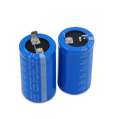 Les condensateurs superbes supportent 2,7 le farad de volt 500 pour remplacer des batteries par le trou