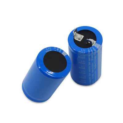 Les condensateurs superbes supportent 2,7 le farad de volt 500 pour remplacer des batteries par le trou